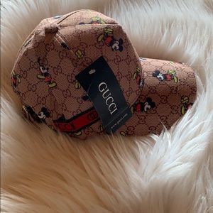 Gucci hat / not authentic